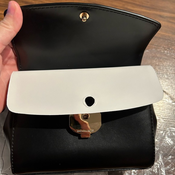 Michael kors leather purse ( brand new ) - Picture 3 of 7